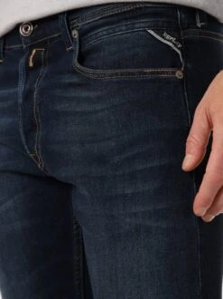 Replay Herren Jeans - Grover -CARLO Kleidung Geschaft Herren Jeans Grover pdstandard 640550 0001 modeldetail 1